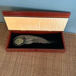 Harley-Davidson 110th ann. gas tank emblem with exclusive dealership case.NEW